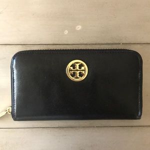 Tory Burch black wallet EUC